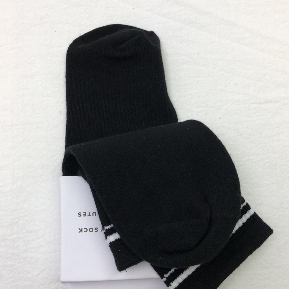 🎆HOT🎆 ALO Yoga Socks 2 Pairs - Picture 4 of 6
